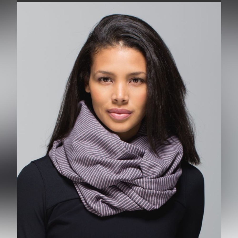 Lululemon Vinyasa Scarf *Rulu Hyper Stripe Mauvelous Heathered Black Gray